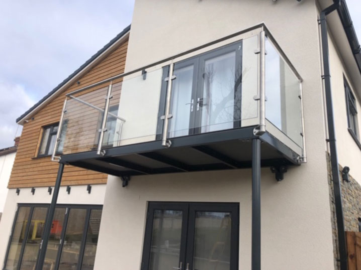 Stainless Steel & Glass Balcony